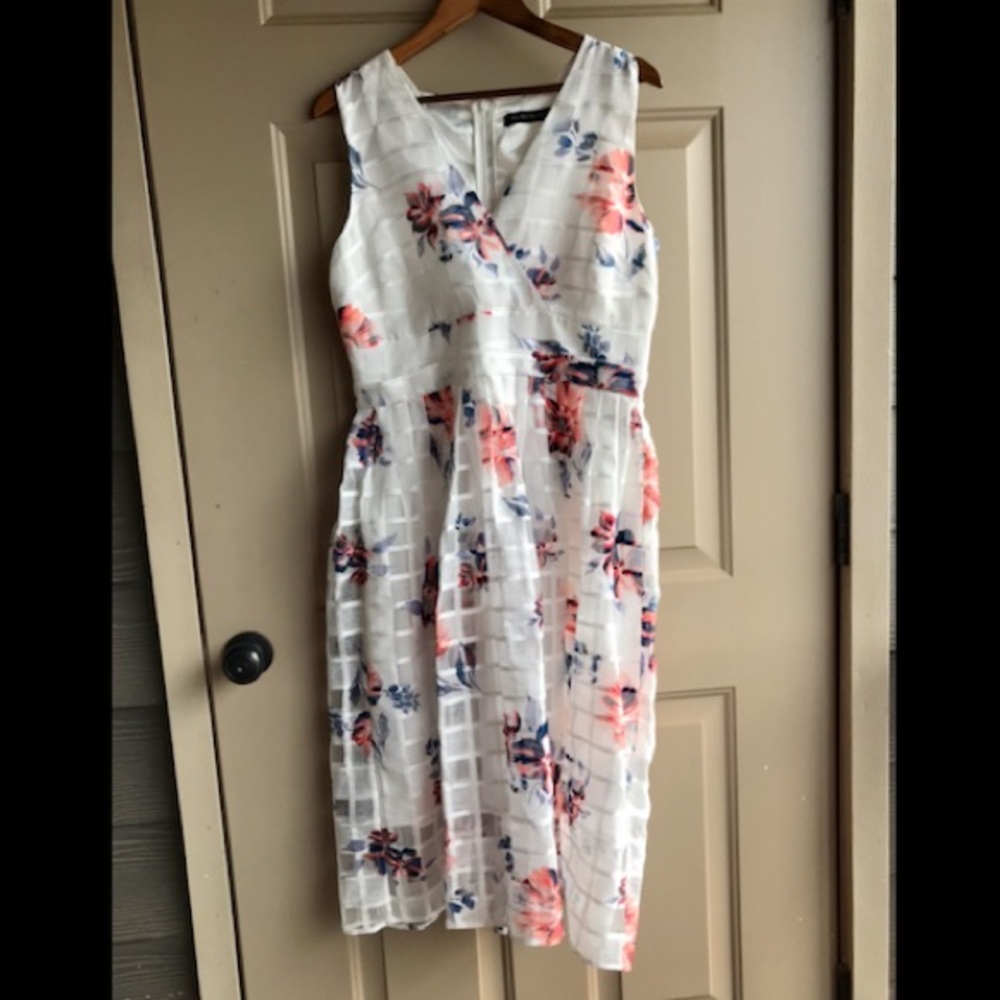 Ivanka Trump White Floral Dress SZ10